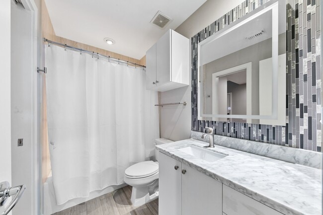 Building Photo - 2614 Chenevert St