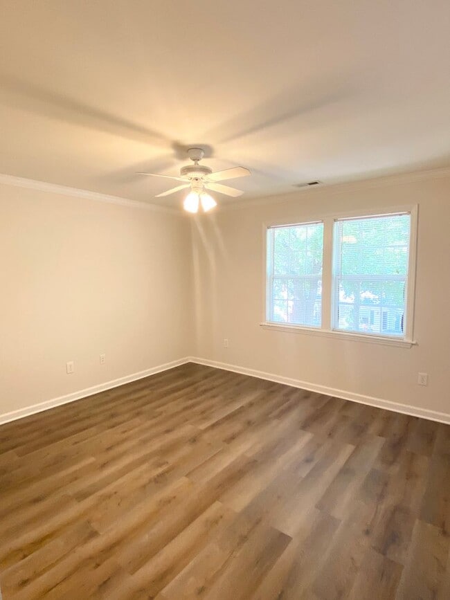 Foto del edificio - 330 Commons Dr