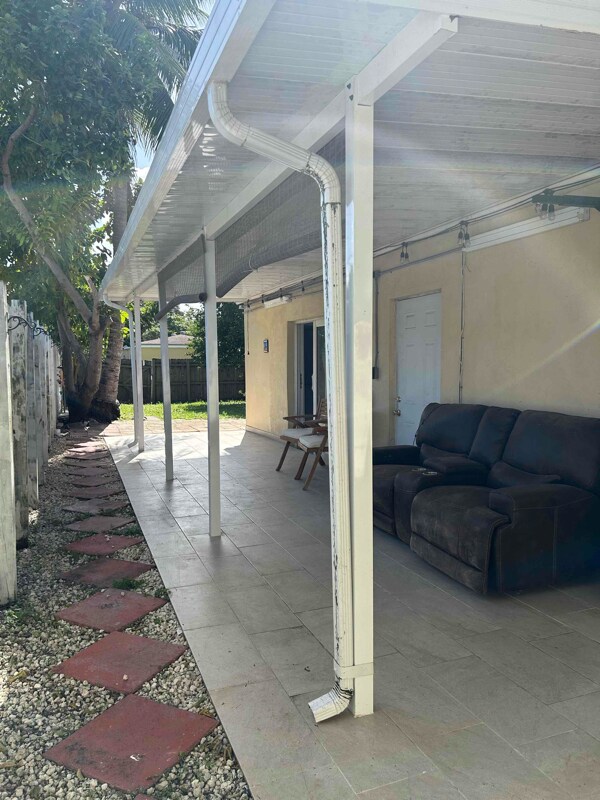 Foto del edificio - 1480 NE 173rd St