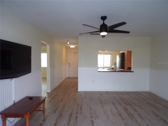 Foto del edificio - 1335 Mineo Dr