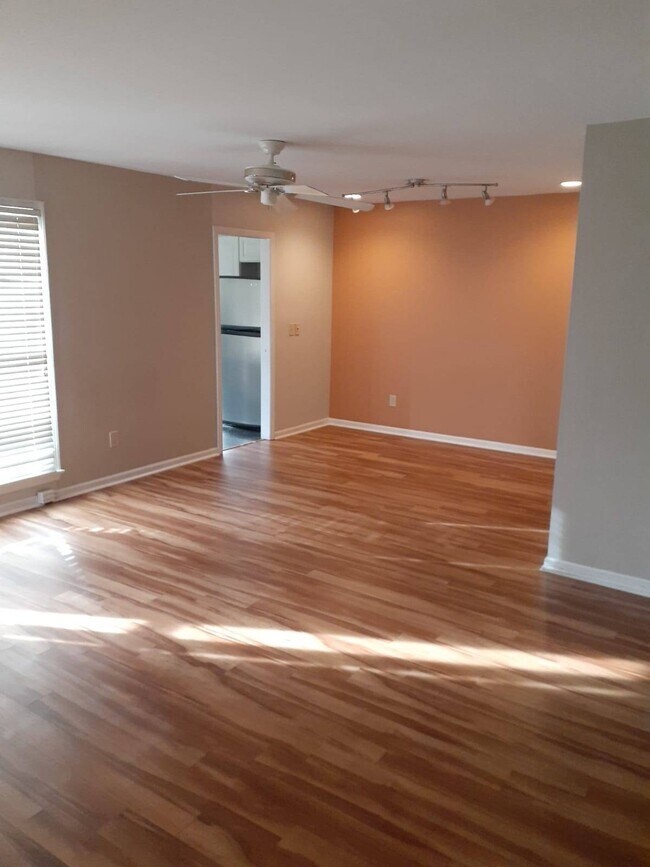 Building Photo - 6909 Saxby Ct