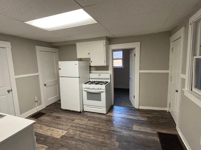 Foto del edificio - 749 Alpine Ave NW