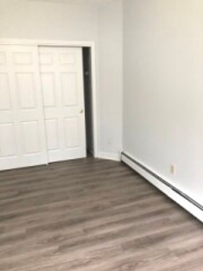 Building Photo - 4 Bed Apt. - East Cambridge - 9/1