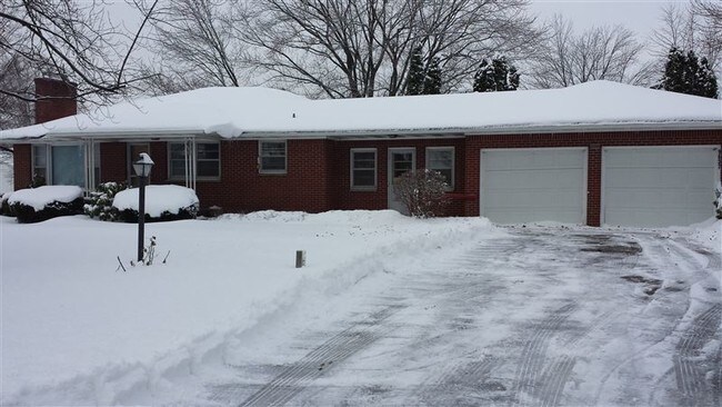 Foto del edificio - 3 br, 2 bath House - 9637 48th Ave