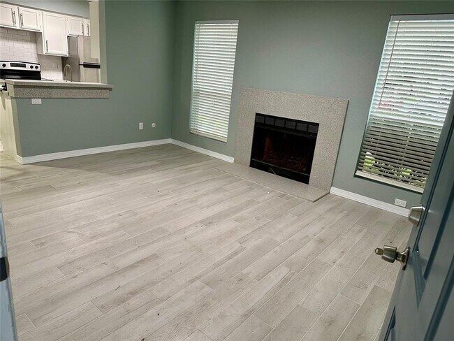 Foto del edificio - 3900 Woodchase Dr