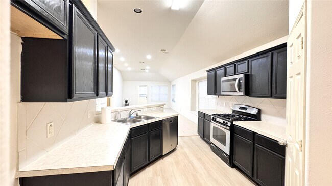 Foto del edificio - 6818 Hampden Point Ct