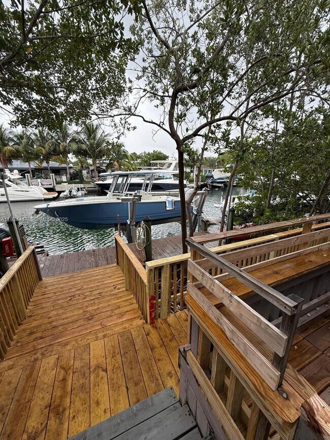 Foto del edificio - 2408 NE 135th St