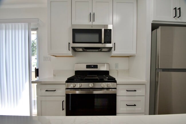 Building Photo - 5652 Colfax Ave