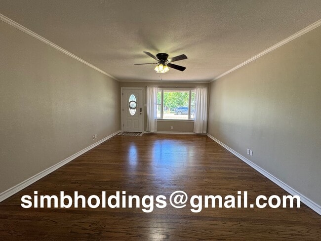 Building Photo - 337 River Oaks St