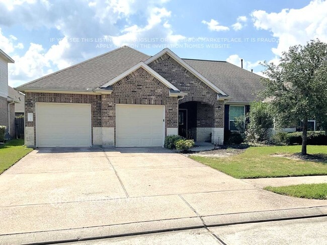 Building Photo - 30711 Academy Trace Dr