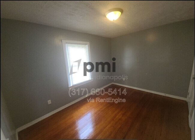 Foto del edificio - 4920 E 34th St