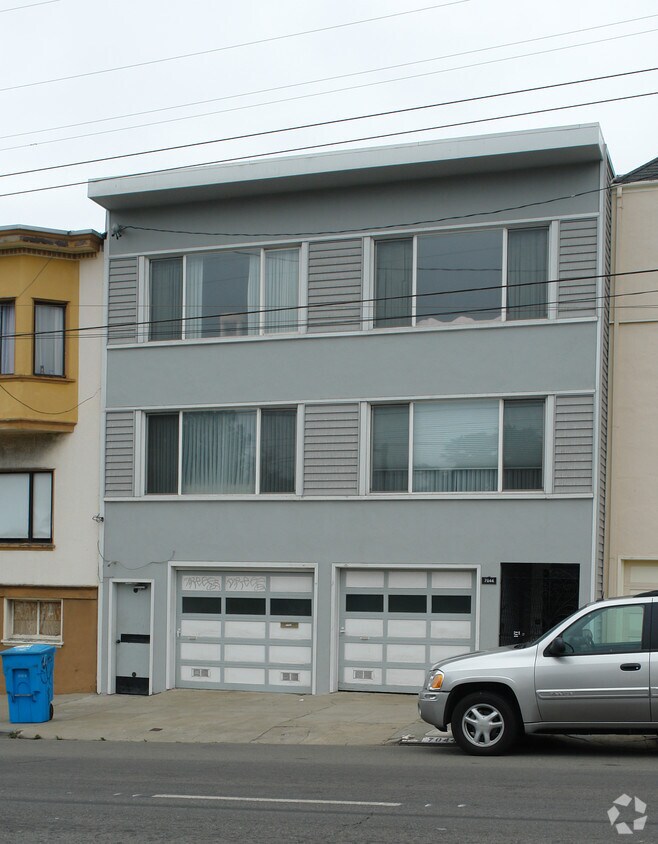 Building Photo - 7044 Fulton St