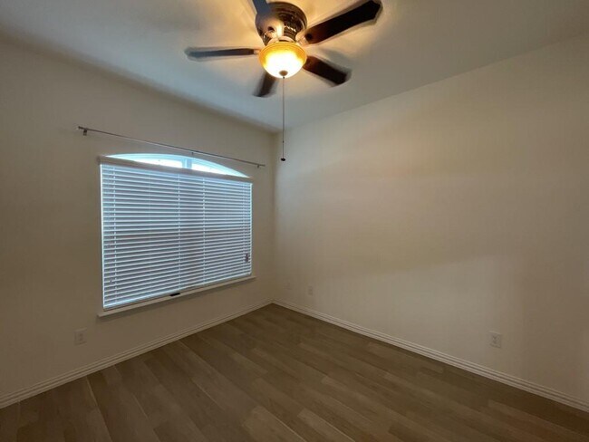 Building Photo - 105 Cipressi Cove