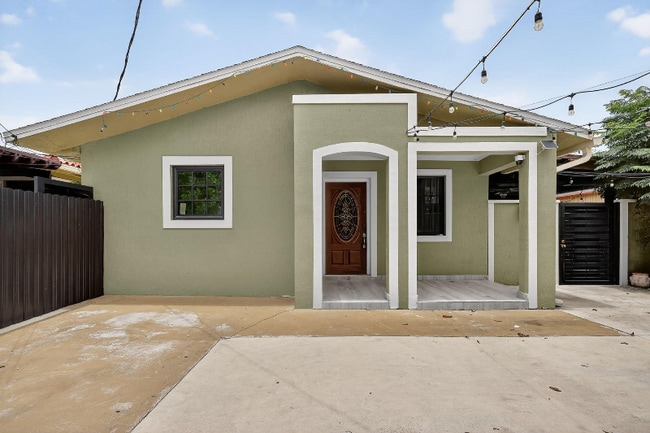 Building Photo - 2061 NW 27th St