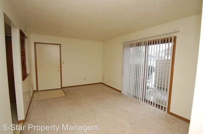 Building Photo - 429 S Silverwood Ln