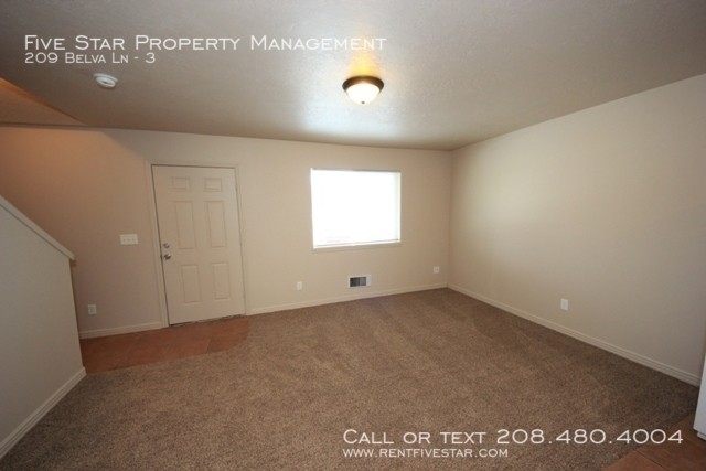 Building Photo - 209 Belva Ln