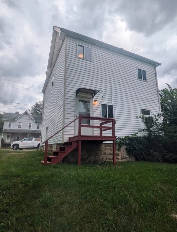 Building Photo - 115 N Ray St