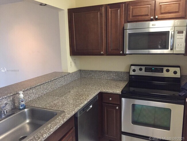 Foto del edificio - 3399 Foxcroft Rd