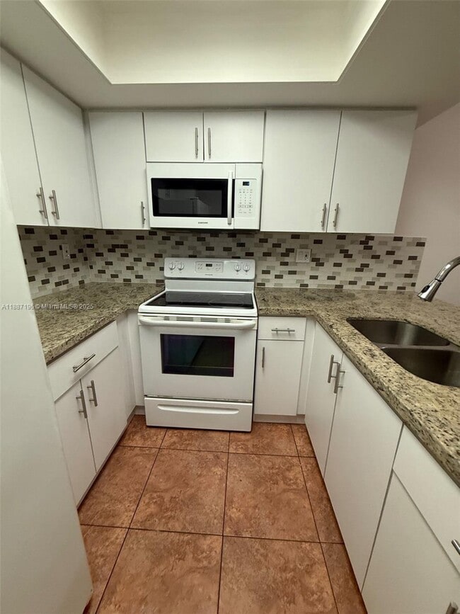 Foto del edificio - 10843 NW 7th St