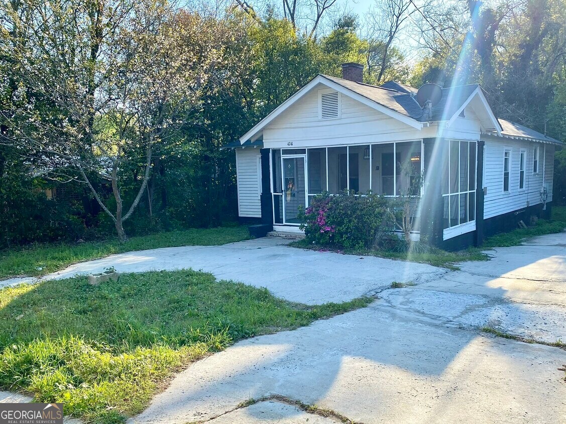 Primary Photo - 4241 Capitol Ave