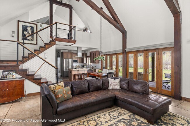 Foto del edificio - 160 Equestrian Way