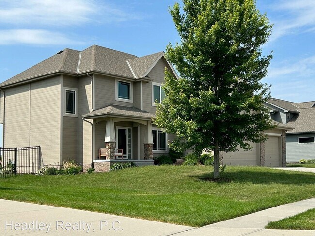 Foto del edificio - 5 br, 4 bath House - 8037 Swallowtail St
