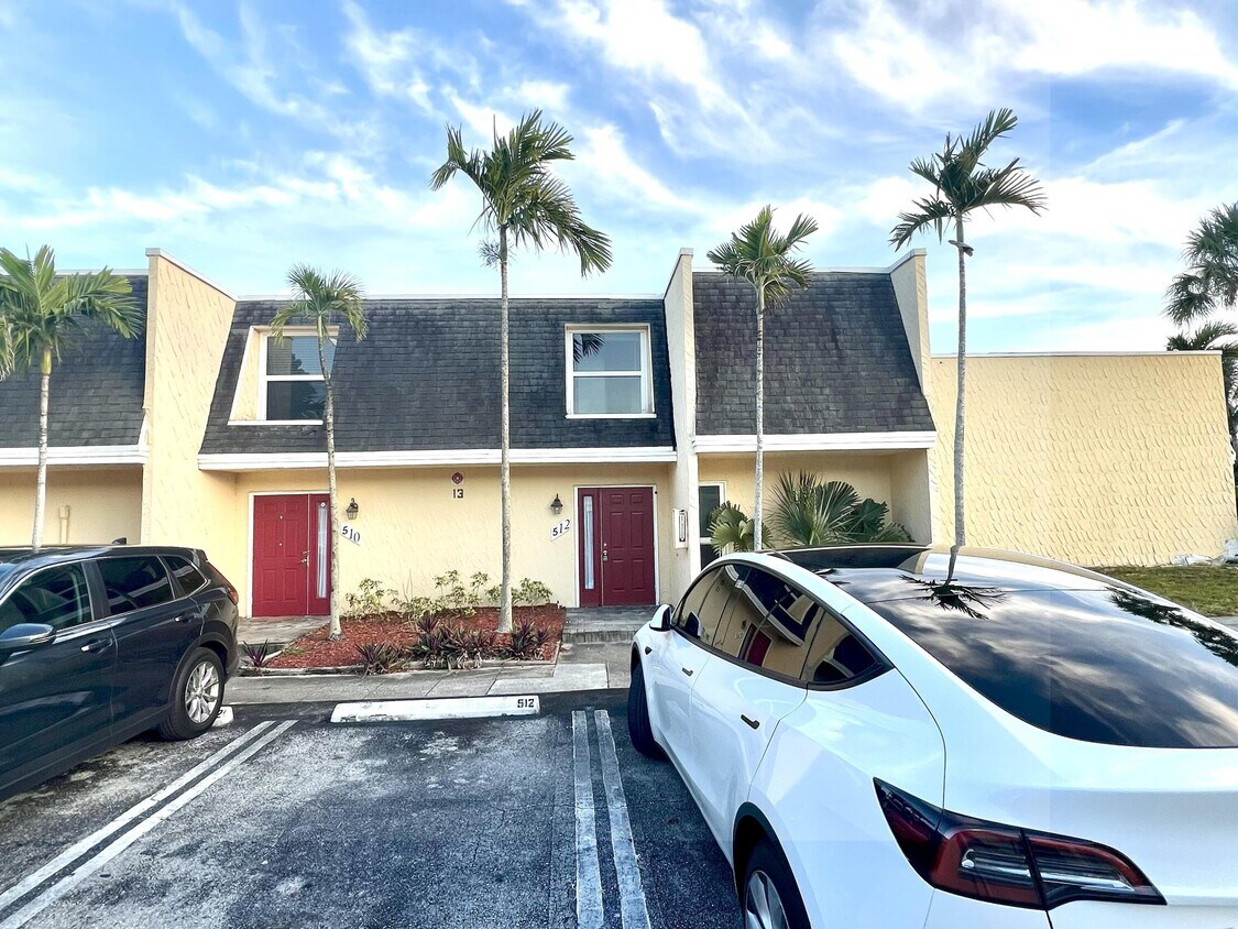 Foto principal - 512 SW 1st St