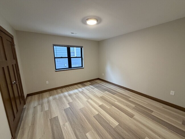 Foto del edificio - 419 2nd St E