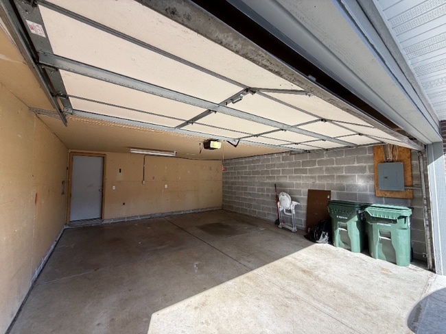 Building Photo - 14357 Estates Ave