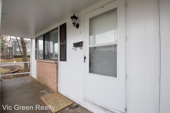 Building Photo - 1304 Devon Ave