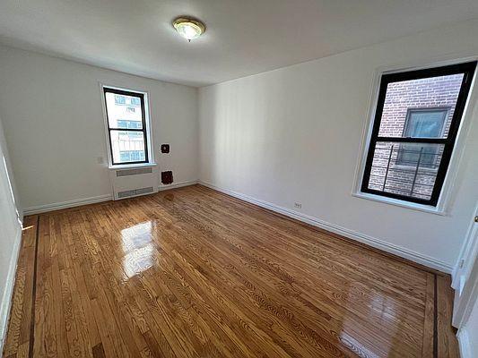 Foto del edificio - 0 bedroom in BRONX NY 10456