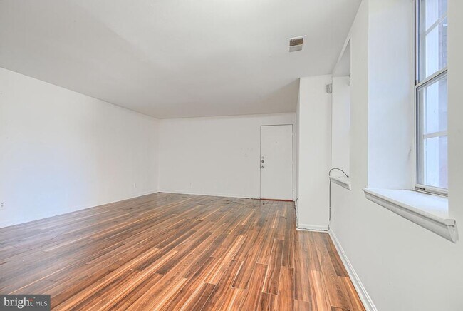 Foto del edificio - 3321 Liberty Heights Ave