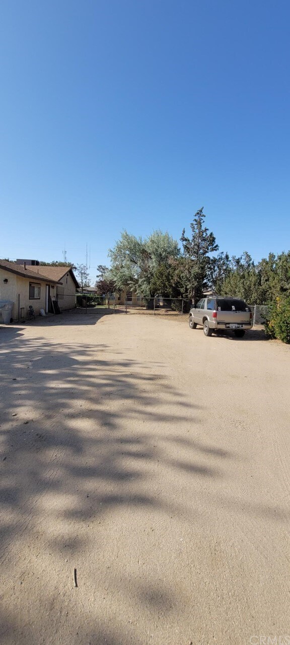 Foto del edificio - 14723 Yucca St