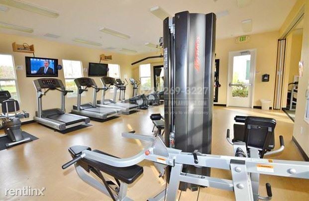 Foto del edificio - 4 br, 3.5 bath Townhome - 644 Heligan Ln U...