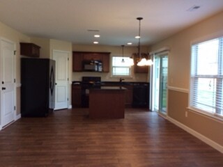 Foto del edificio - 386 Aniken Cir