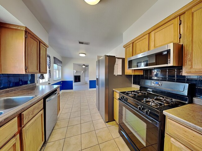 Building Photo - 1814 Glenwick Ln