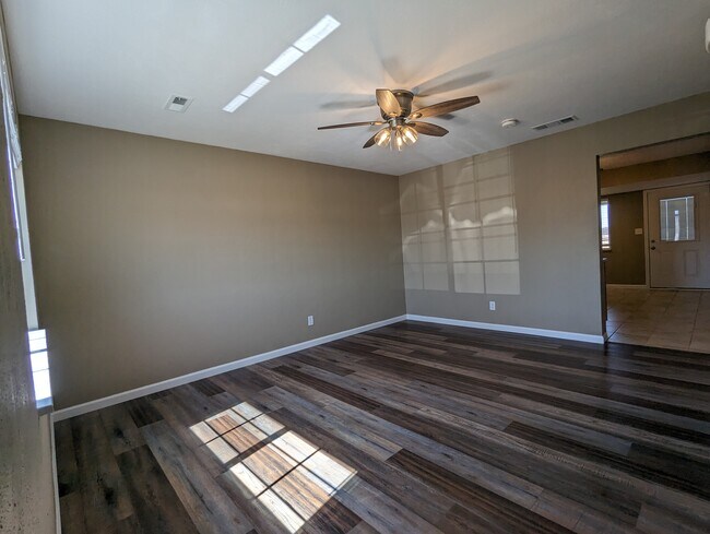 Foto del edificio - 135 Northtowne St