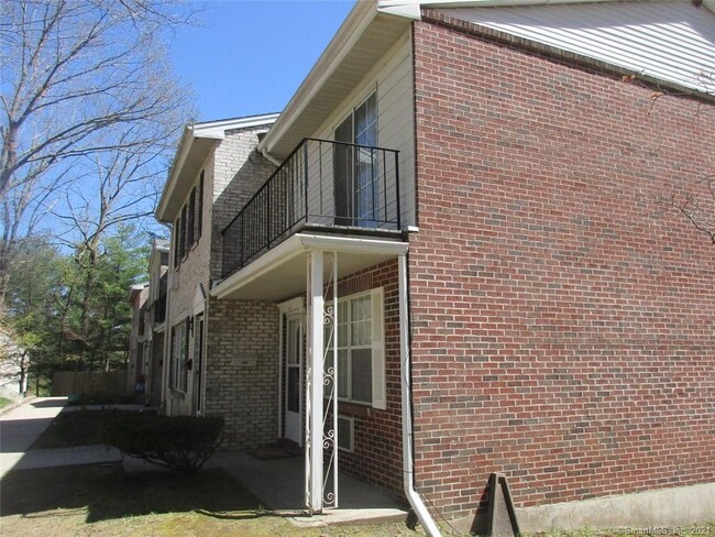 Building Photo - 14 Surrey Ln