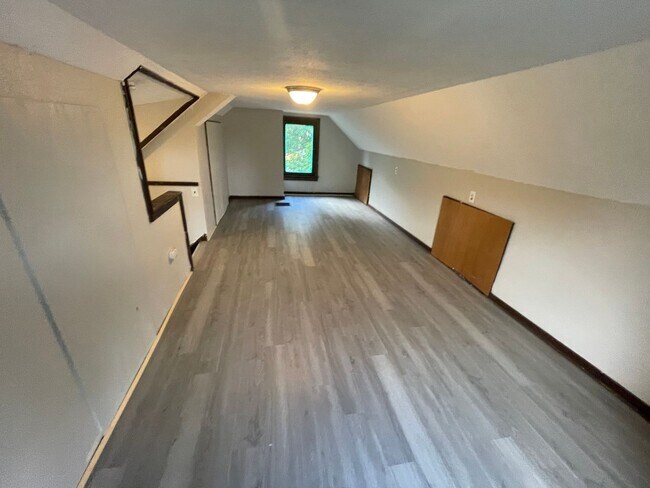 Foto del edificio - SECTION 8 & EDEN Accepted!!! Cleveland Cha...