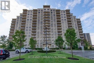 Building Photo - 1030 Coronation Dr