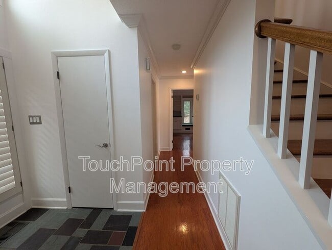 Foto del edificio - 3023 Shallowood Ln