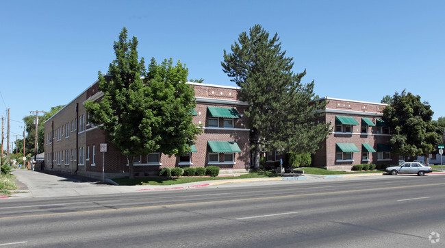 Building Photo - Courtyard Apartments
