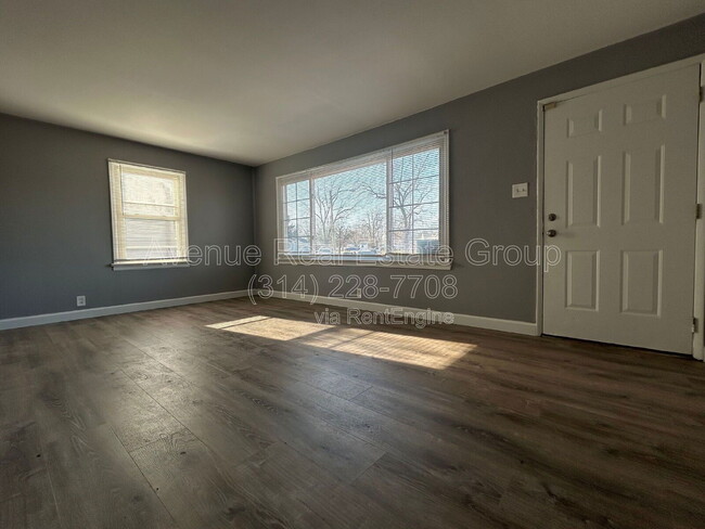 Foto del edificio - 8306 Whitewater Dr