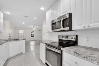Building Photo - 3183 E Community Dr