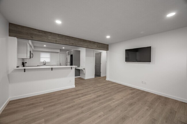 Foto del edificio - 3348 S Fairway Ave