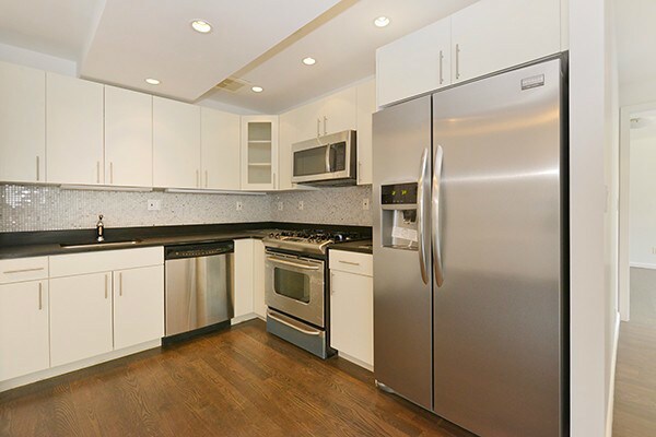 Building Photo - 159 Bleecker St