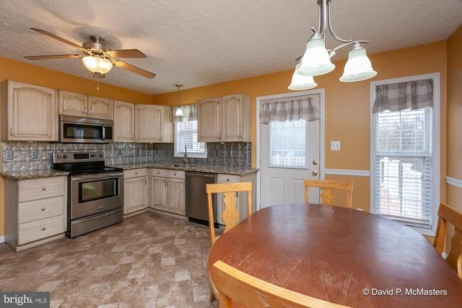 Building Photo - 217 Deer Trail