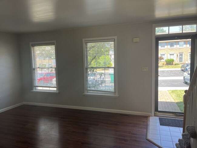 Building Photo - 4169 Kittatinny Dr