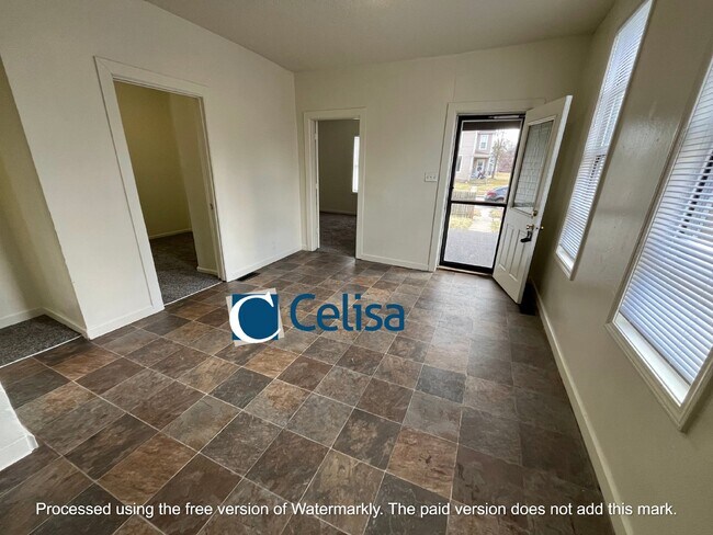 Building Photo - 1319 Woodbine Pl
