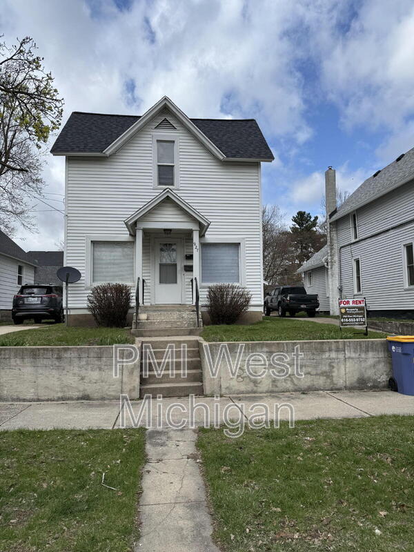 Primary Photo - 927 10th St NW